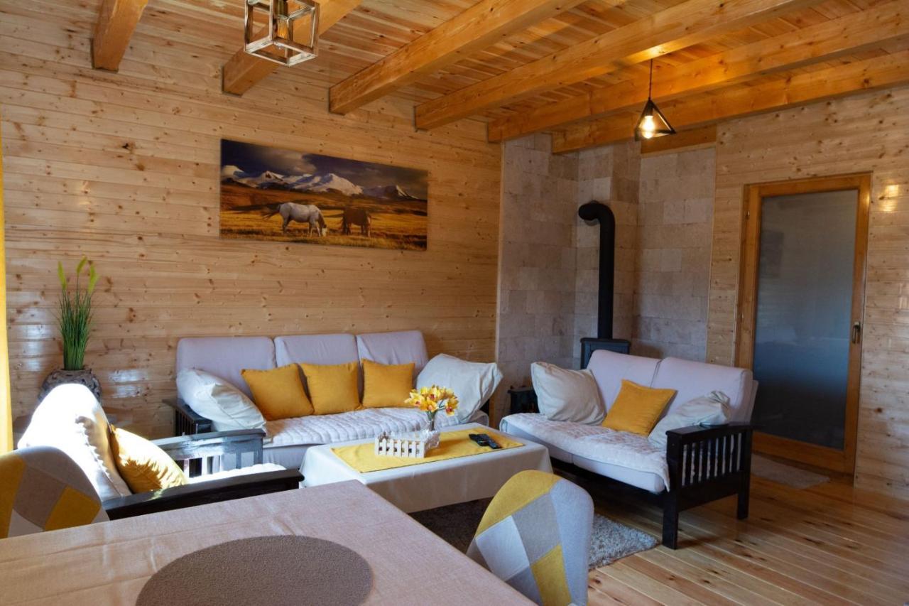 House Negro Zabljak Luaran gambar