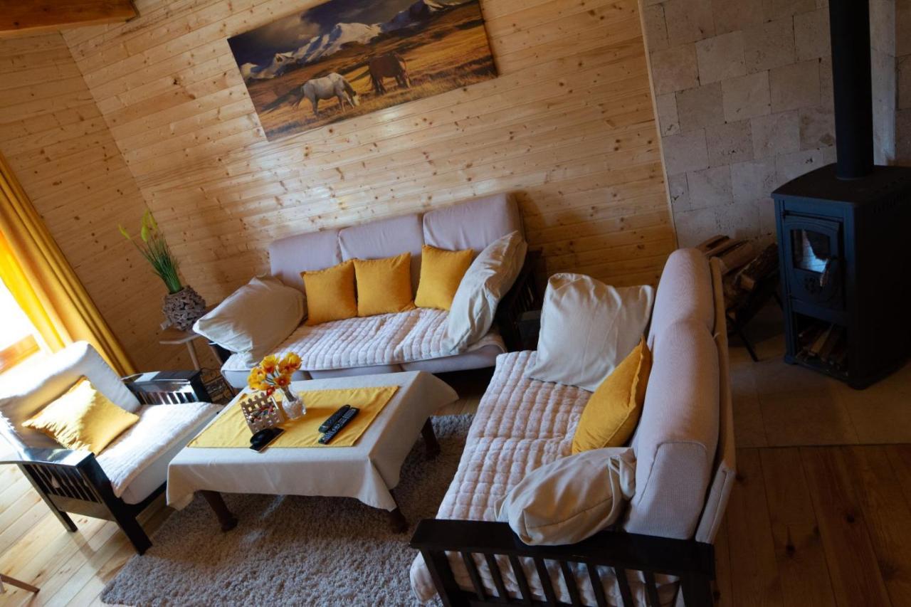 House Negro Zabljak Luaran gambar